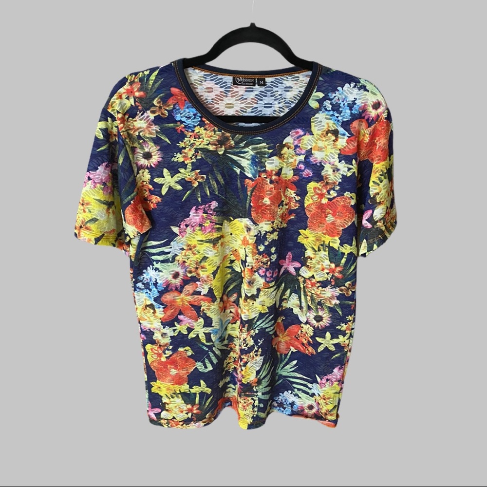 Very cute , bright , summer t-shirt